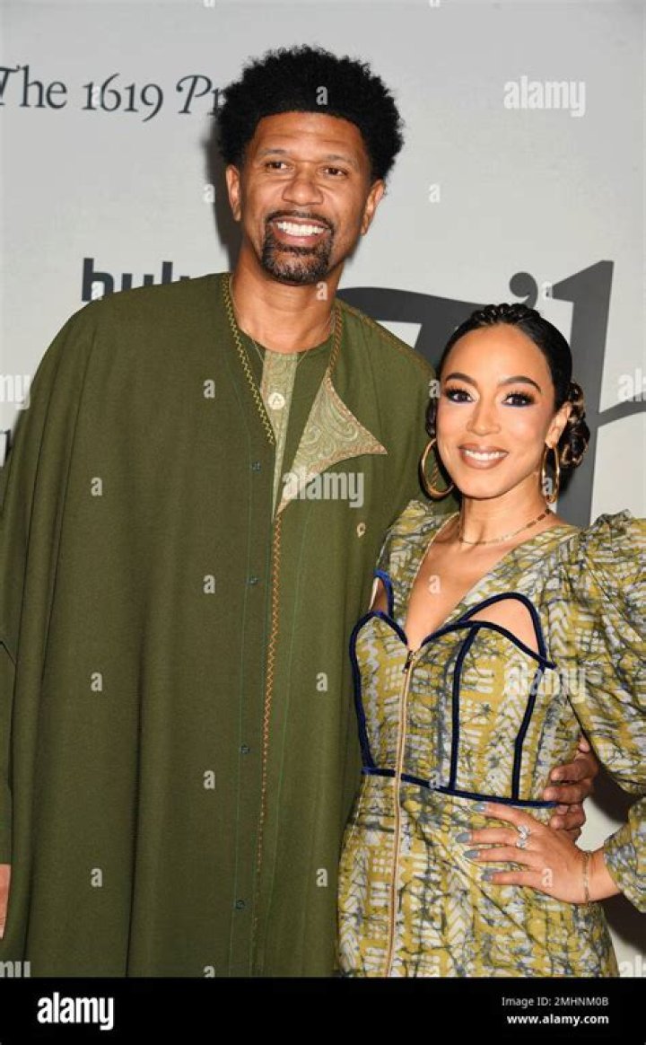 Angela Rye Marriage, Husband, Boyfriend, Parents, Age, Net Worth, Bio. 2022 |